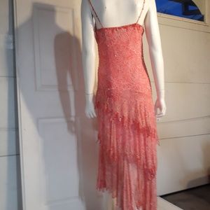 Label "Scala", finely beaded, with scalloped fring